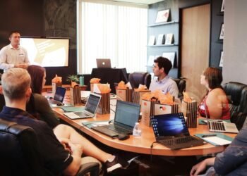 Top 10 Highest-Paying Insurance Careers Applypakjobs